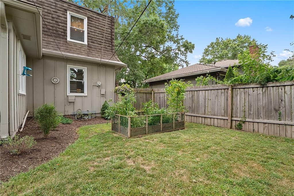 6524 W 100th Street — photo 38