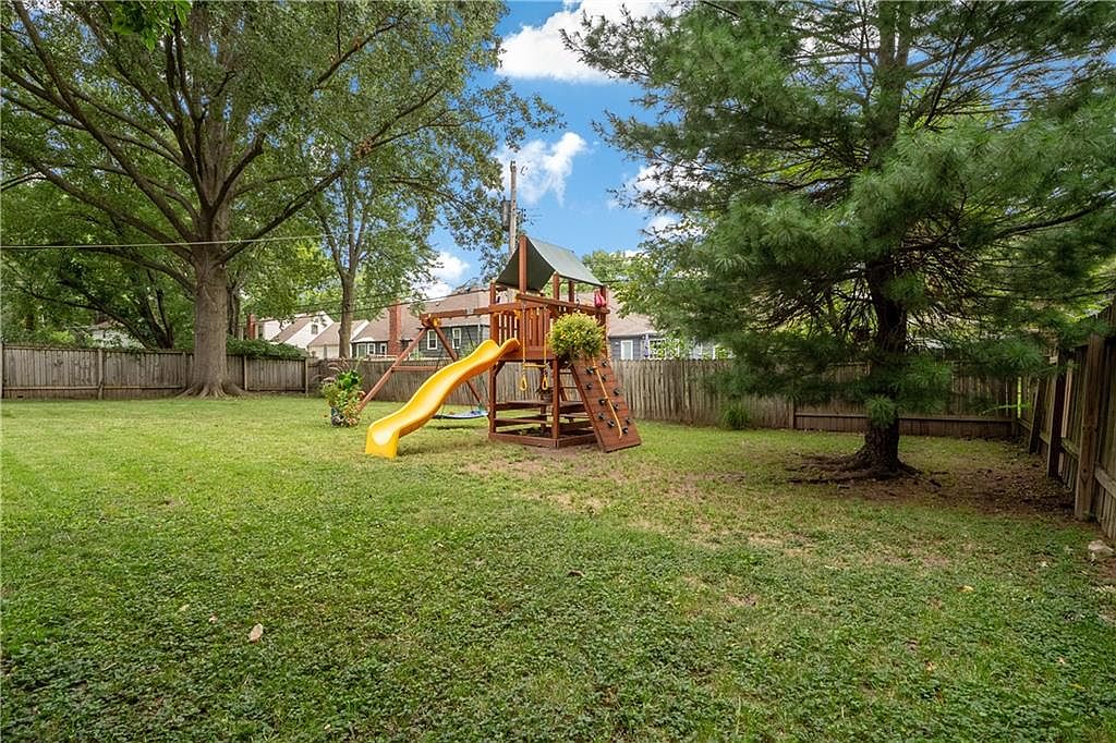 6524 W 100th Street — photo 40