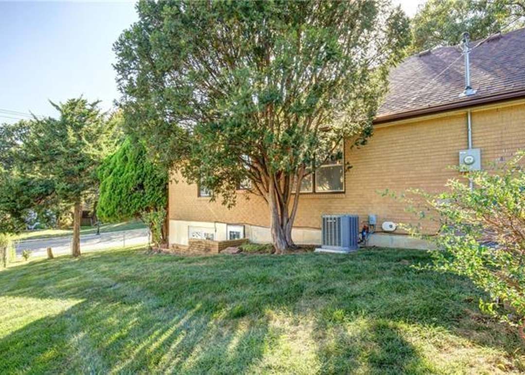 6643 Mastin Drive — photo 19