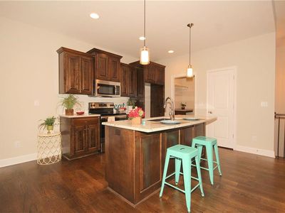 6827 Larson Avenue — photo 9