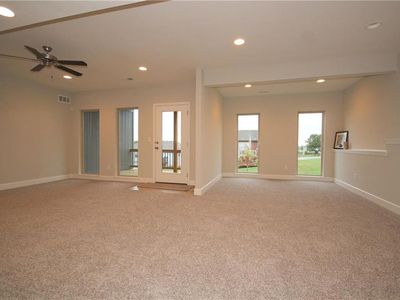 6827 Larson Avenue — photo 18