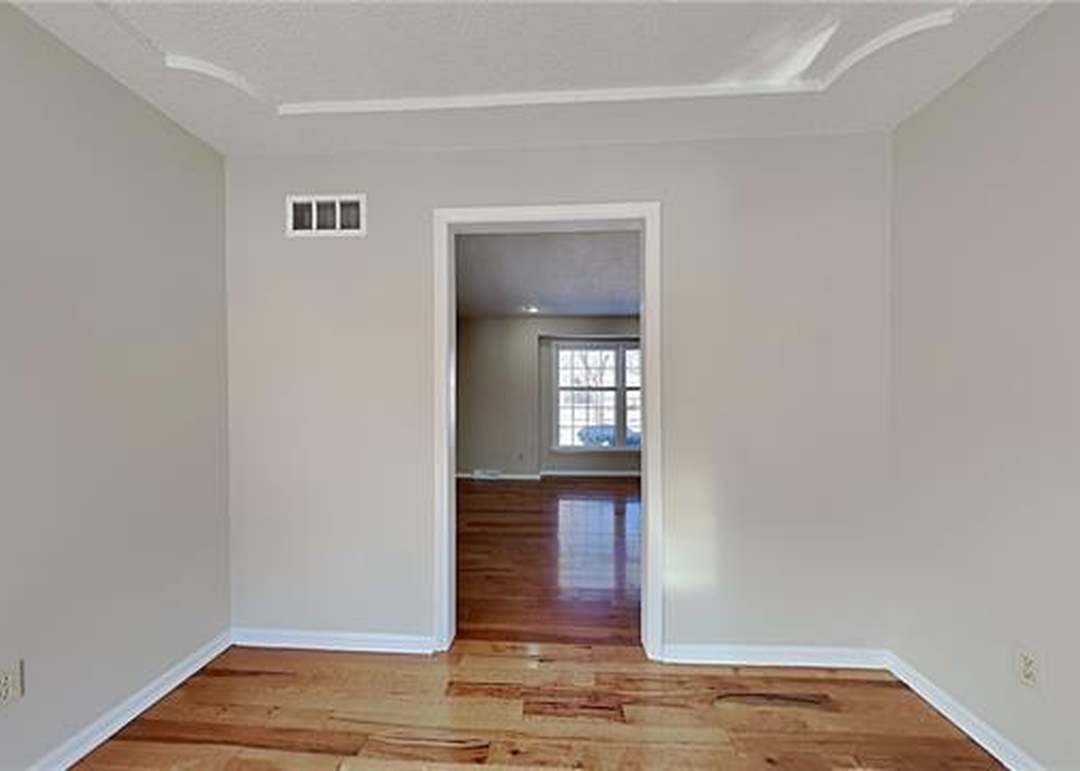 6832 Warwick Street — photo 2