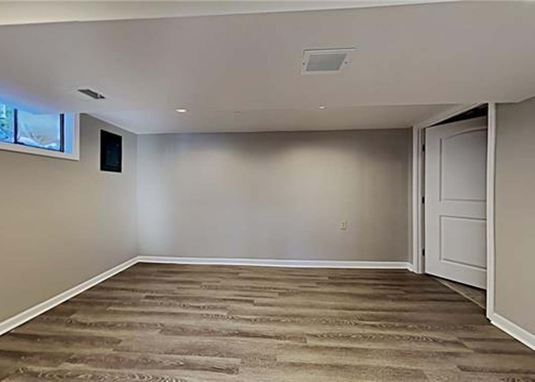 6832 Warwick Street — photo 7