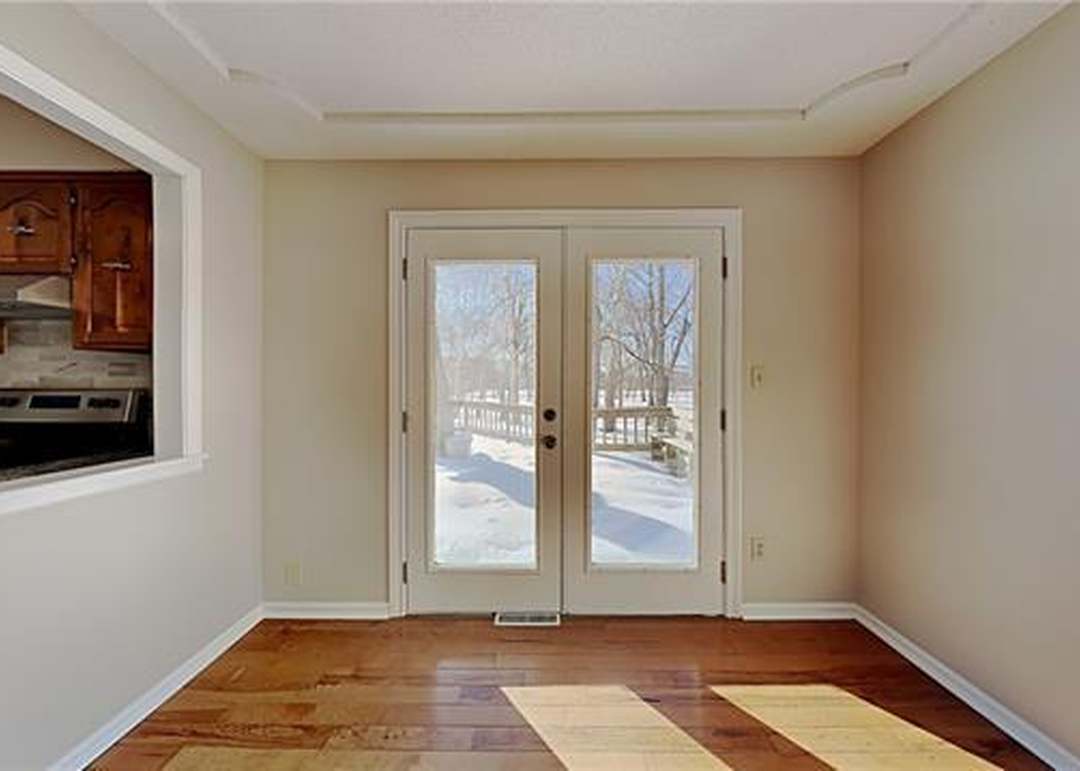 6832 Warwick Street — photo 10