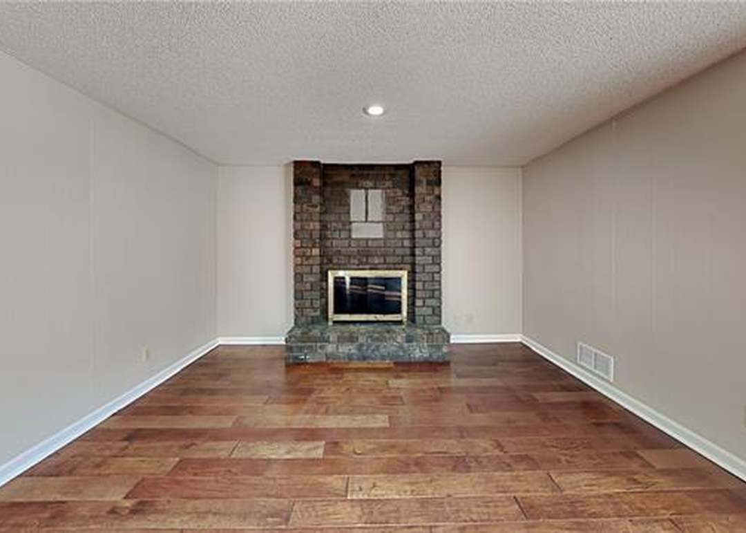 6832 Warwick Street — photo 12