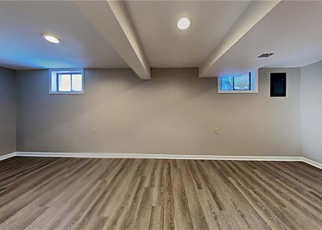 6832 Warwick Street — photo 14