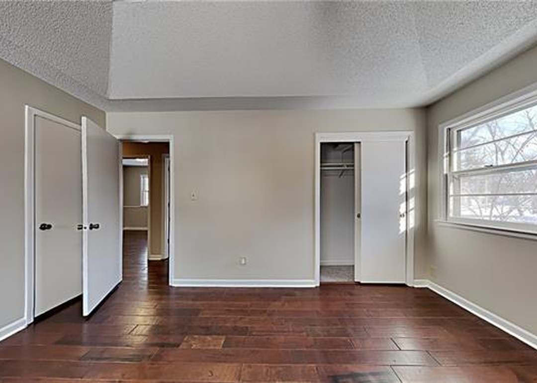 6832 Warwick Street — photo 16