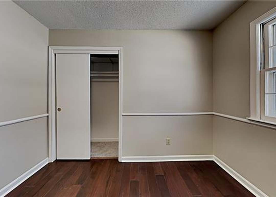 6832 Warwick Street — photo 17
