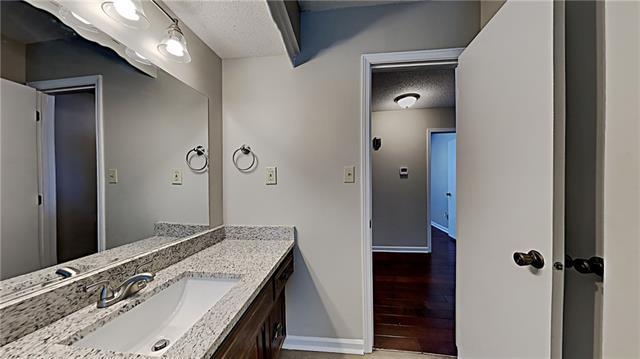 6832 Warwick Street — photo 22