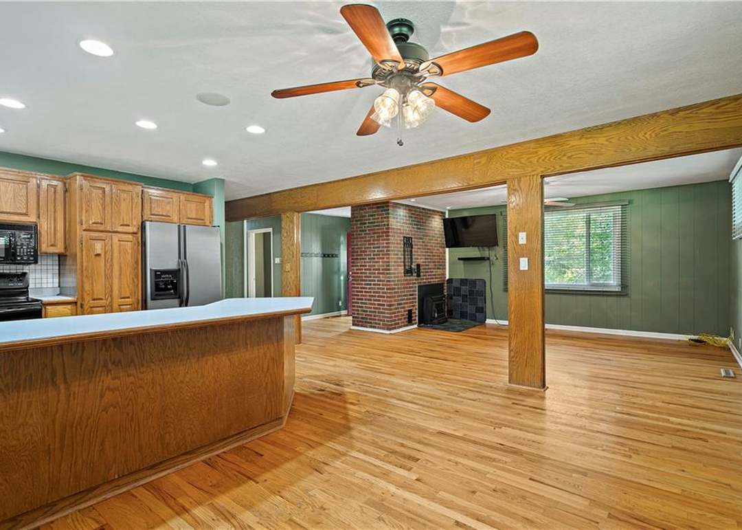 6900 Parallel Parkway — photo 9