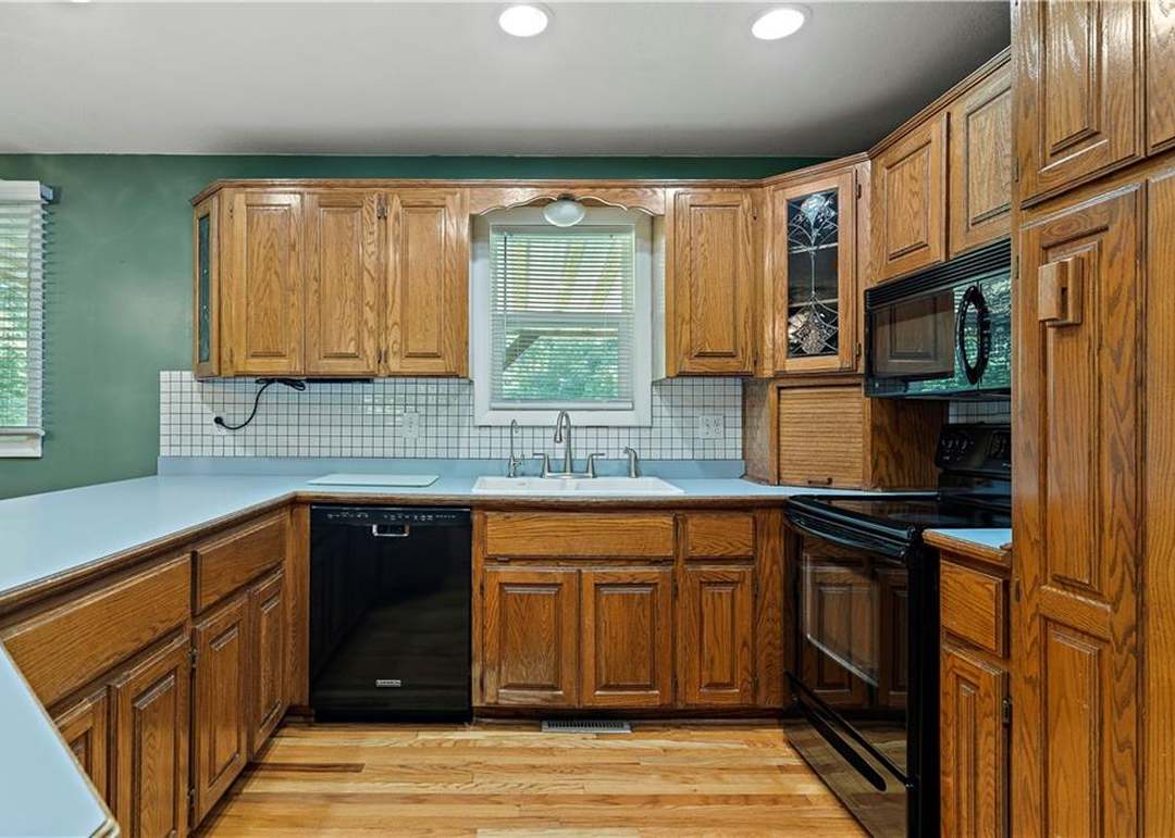 6900 Parallel Parkway — photo 11