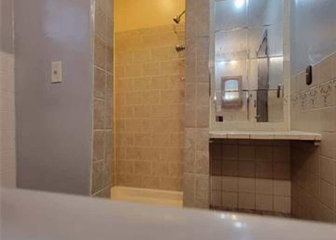 6902 E 114TH Terrace — photo 4