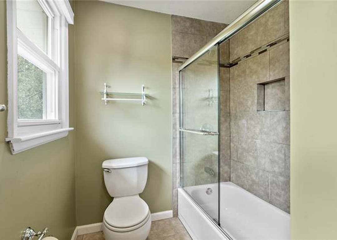 6913 E 127TH Terrace — photo 4