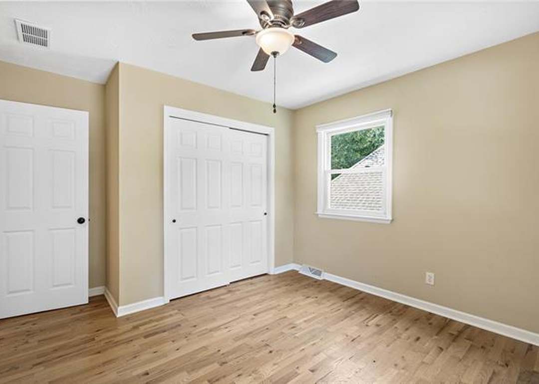 6913 E 127TH Terrace — photo 33