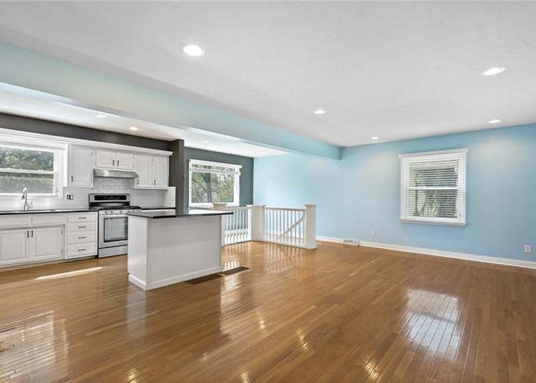 6913 E 127TH Terrace — photo 35