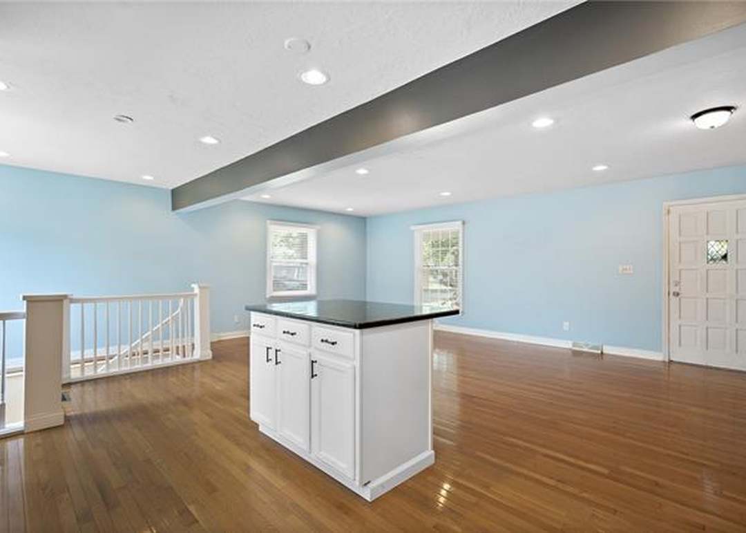 6913 E 127TH Terrace — photo 36