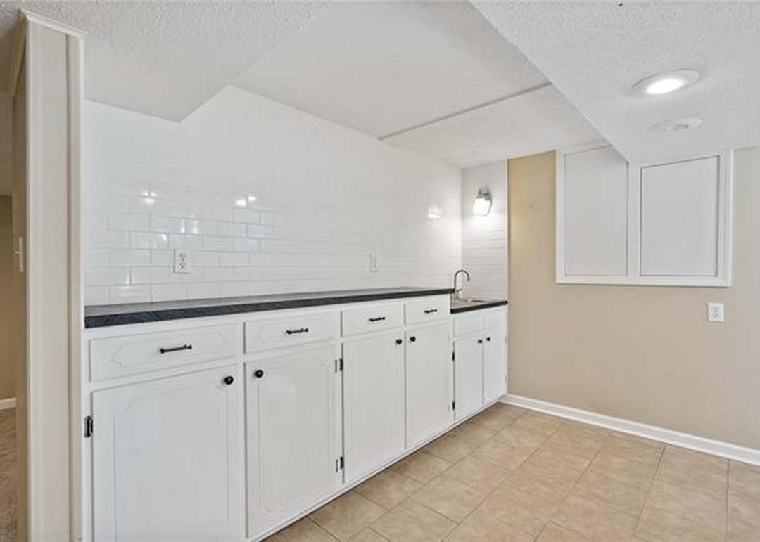 6913 E 127TH Terrace — photo 40