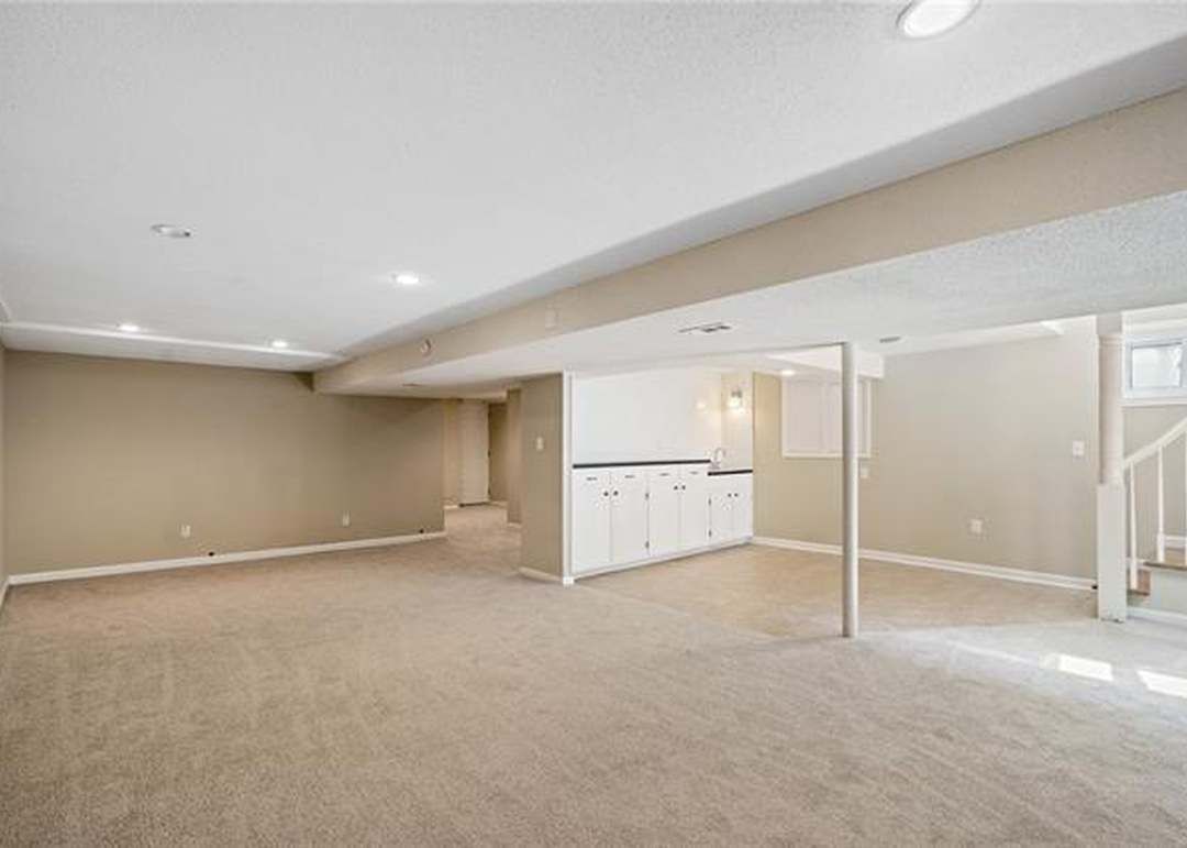 6913 E 127TH Terrace — photo 43
