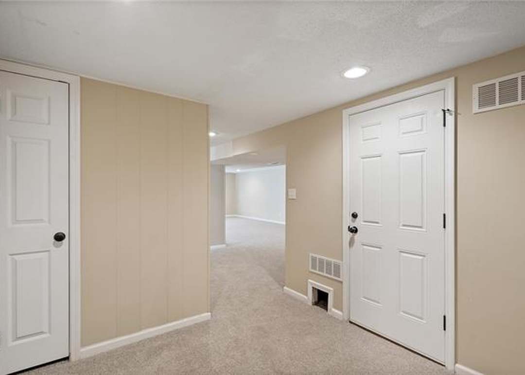 6913 E 127TH Terrace — photo 44