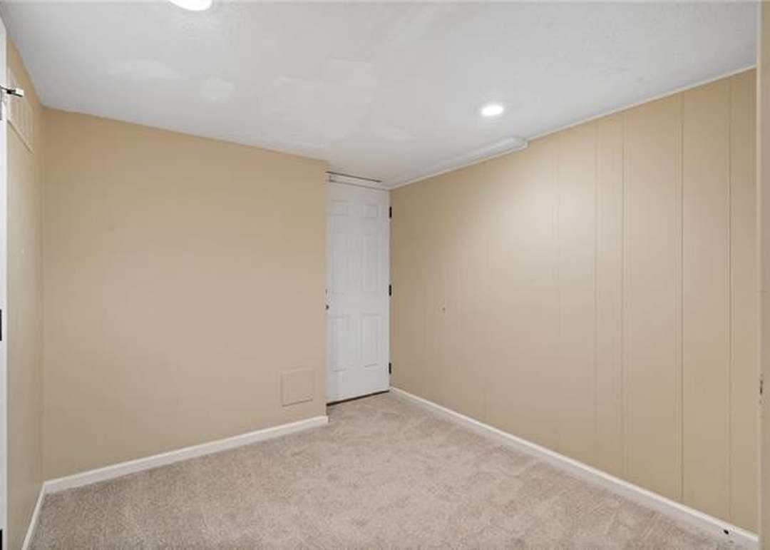 6913 E 127TH Terrace — photo 45