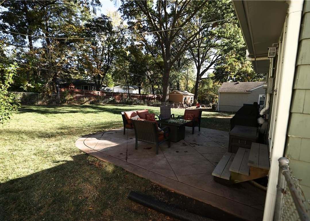 6931 Russell Street — photo 25