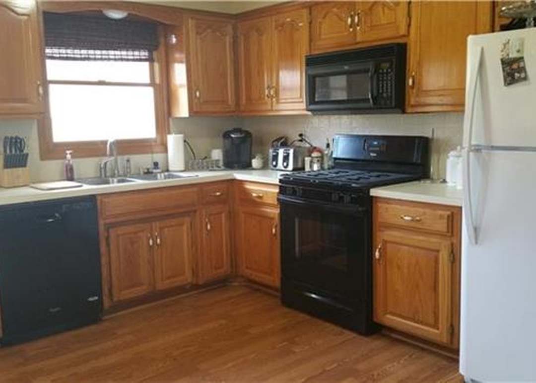 700 York Drive — photo 4