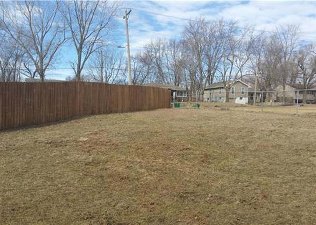 700 York Drive — photo 15