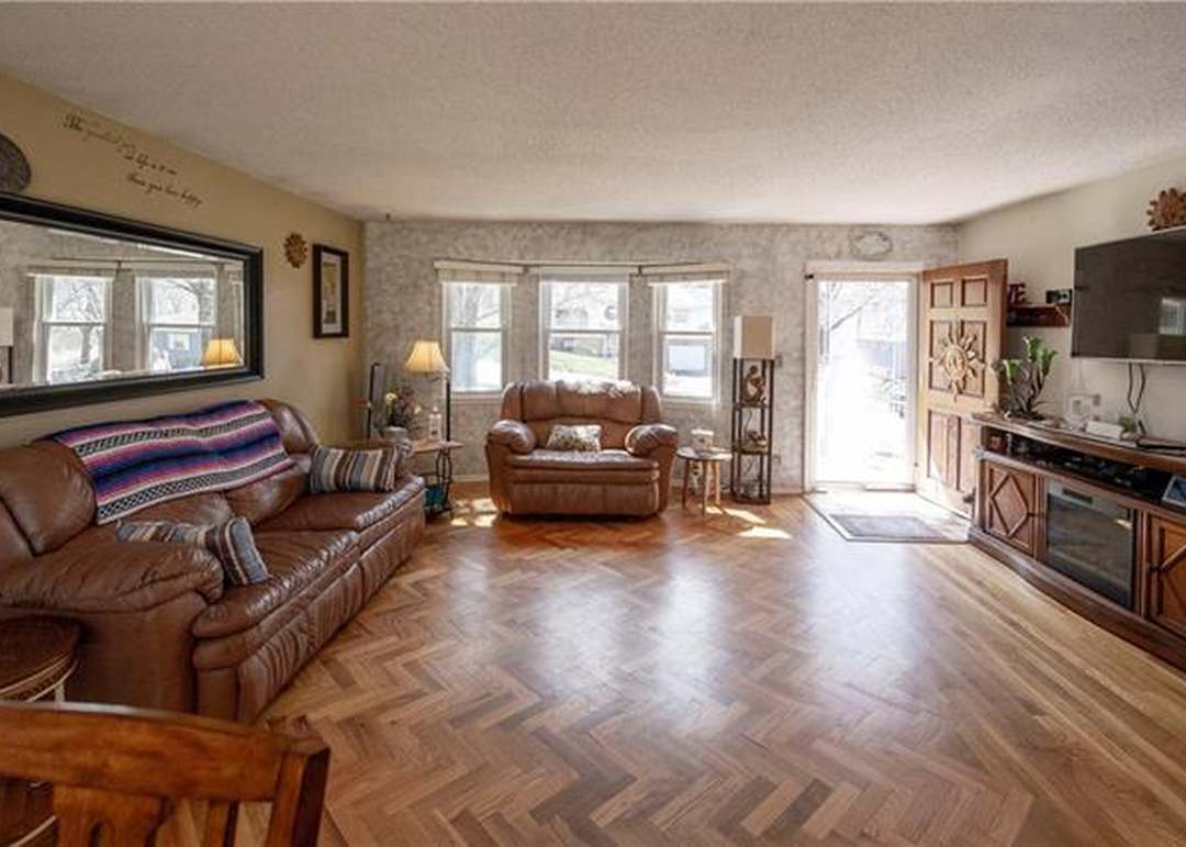 7008 Sloan Avenue — photo 6