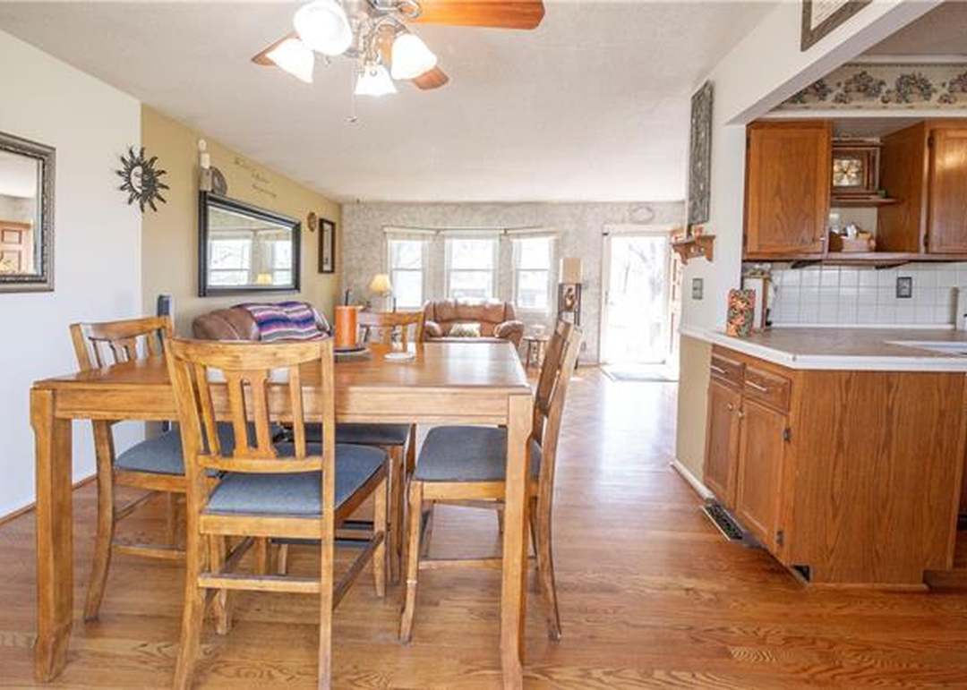 7008 Sloan Avenue — photo 10