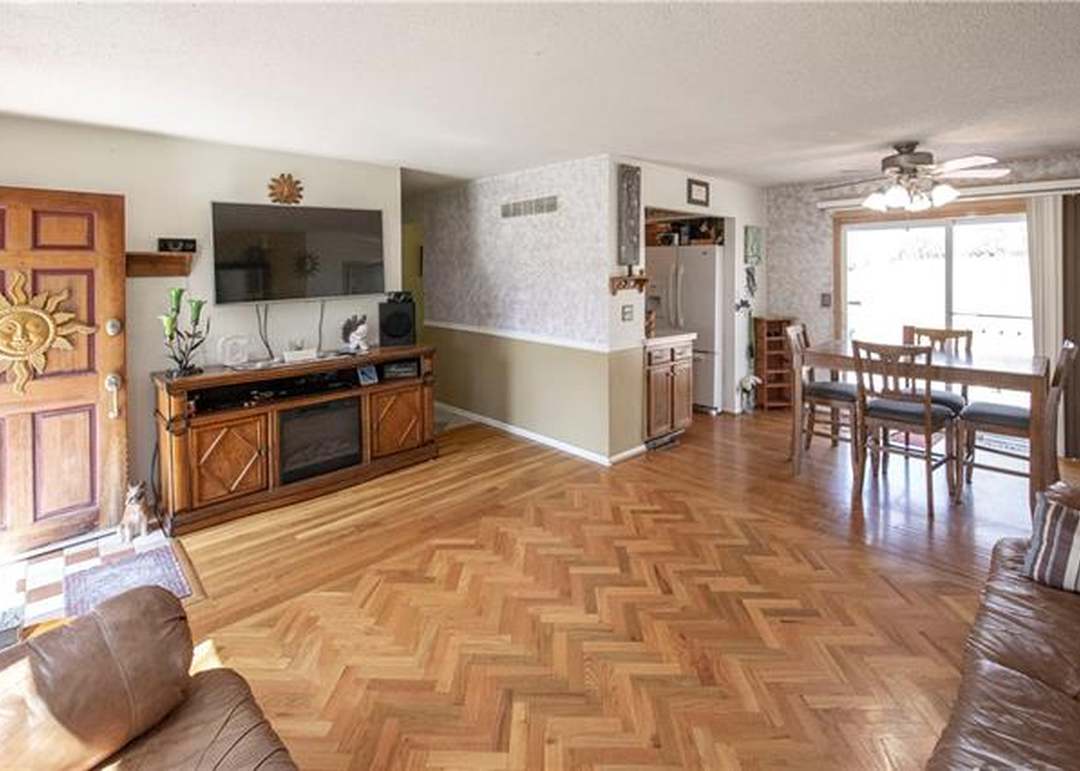 7008 Sloan Avenue — photo 12