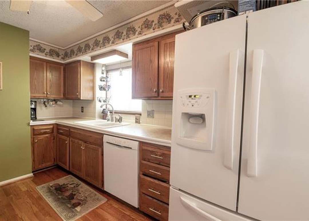 7008 Sloan Avenue — photo 18