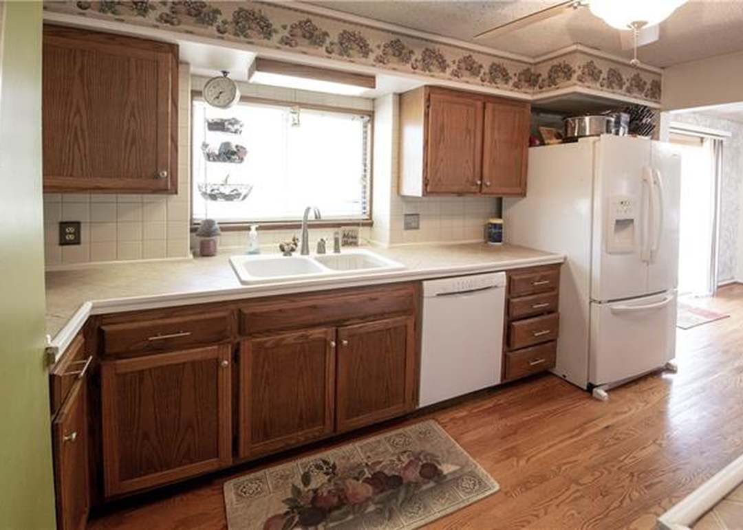 7008 Sloan Avenue — photo 21