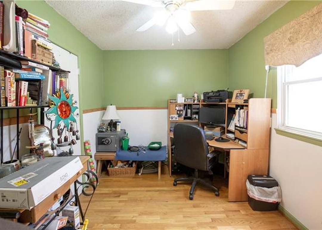 7008 Sloan Avenue — photo 24