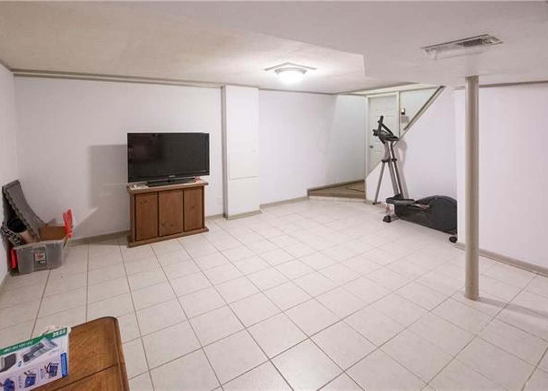 7008 Sloan Avenue — photo 26