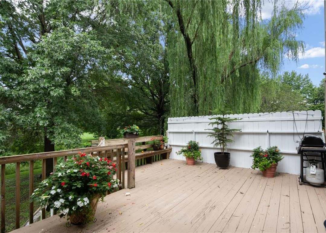 701 NE Jamestown Court — photo 18