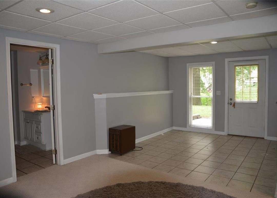 701 NE Jamestown Court — photo 33