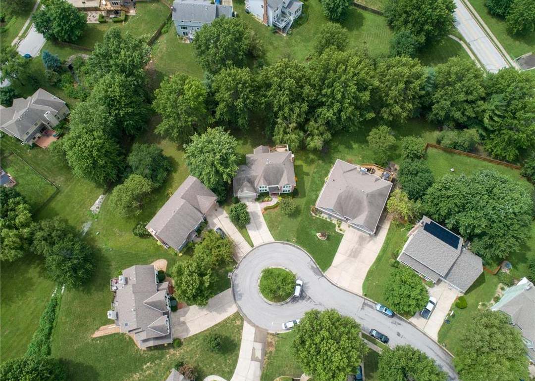 701 NE Jamestown Court — photo 43