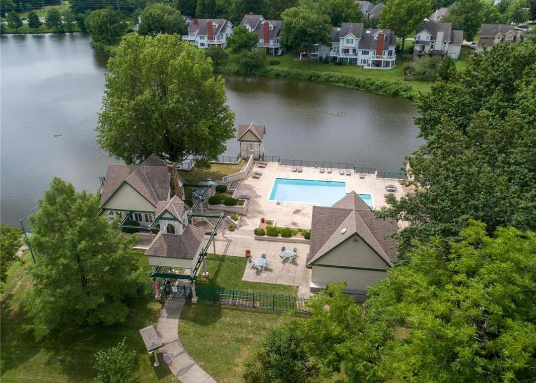 701 NE Jamestown Court — photo 47