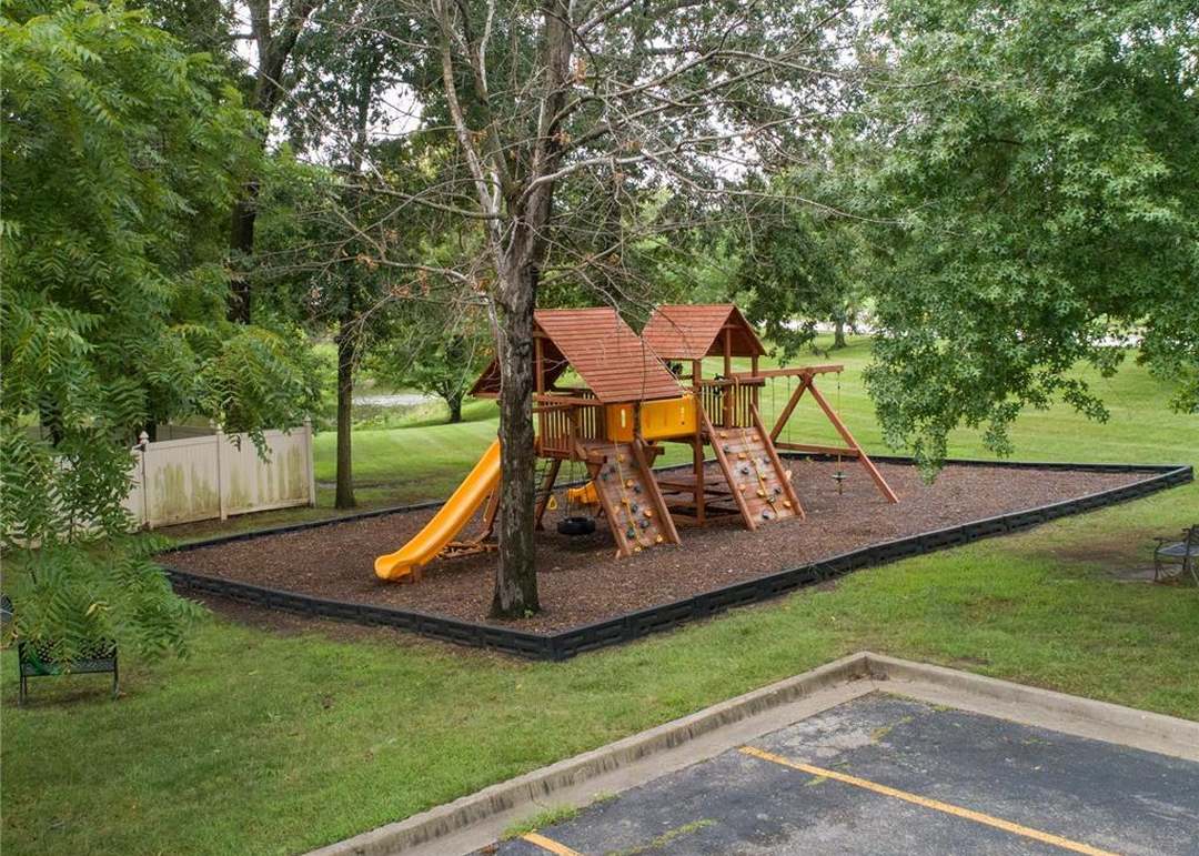 701 NE Jamestown Court — photo 48