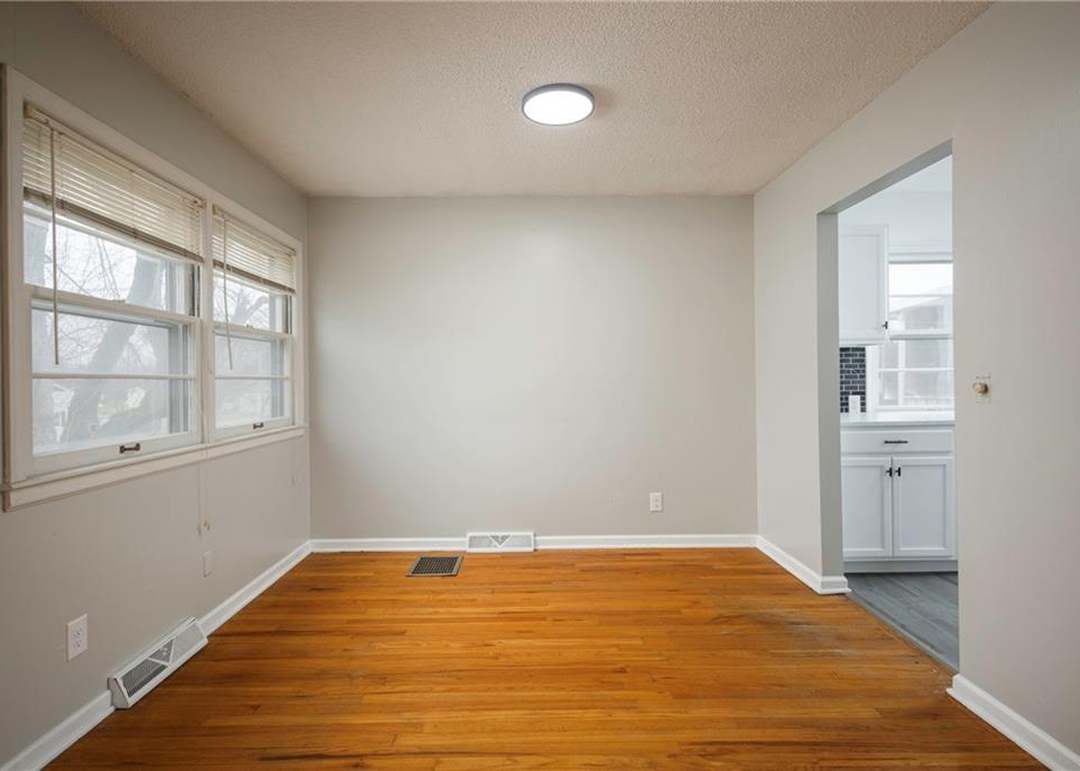 702 McFee Street — photo 2