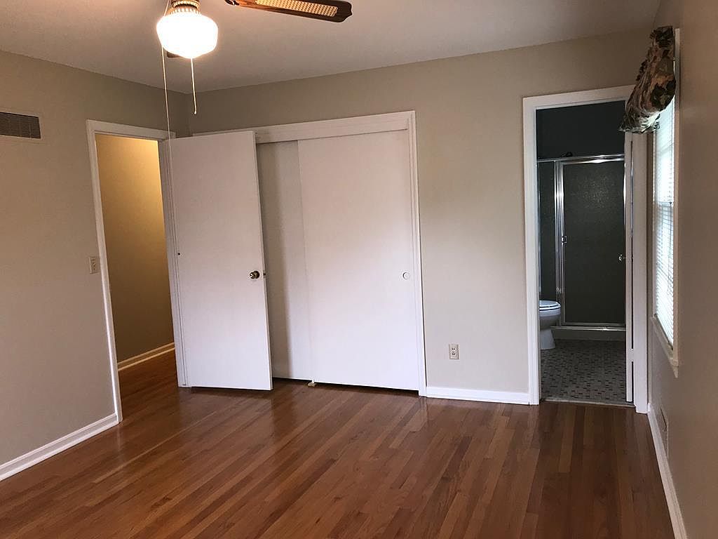 703 W 109TH Terrace — photo 9
