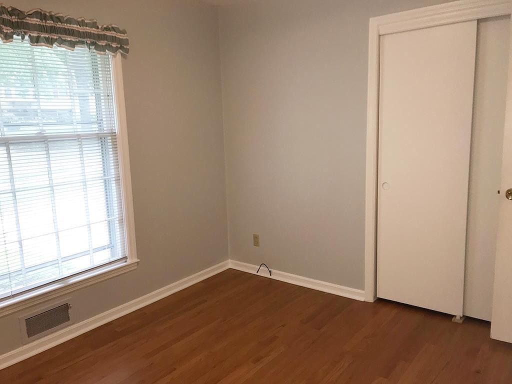 703 W 109TH Terrace — photo 11