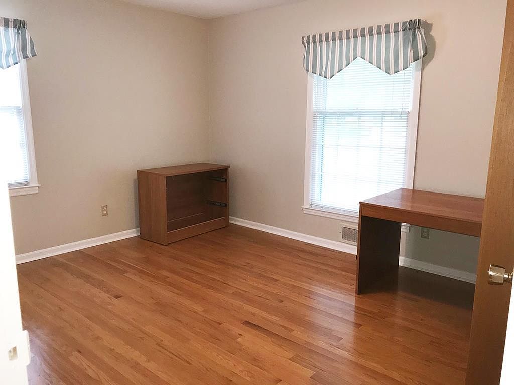 703 W 109TH Terrace — photo 12