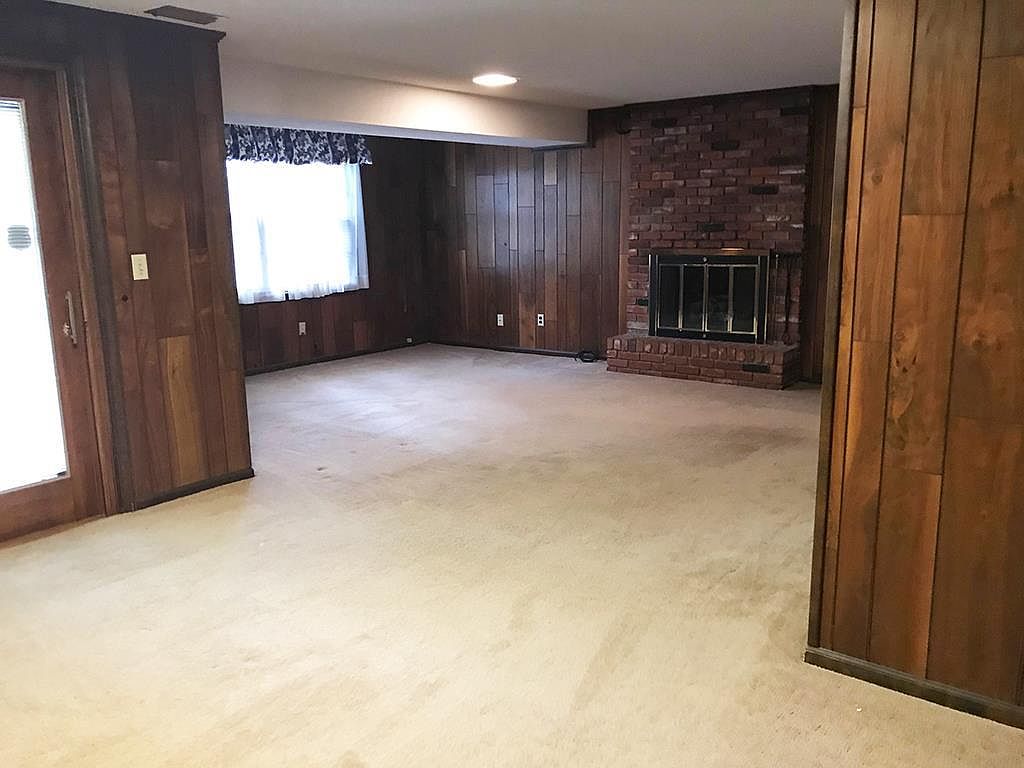 703 W 109TH Terrace — photo 17