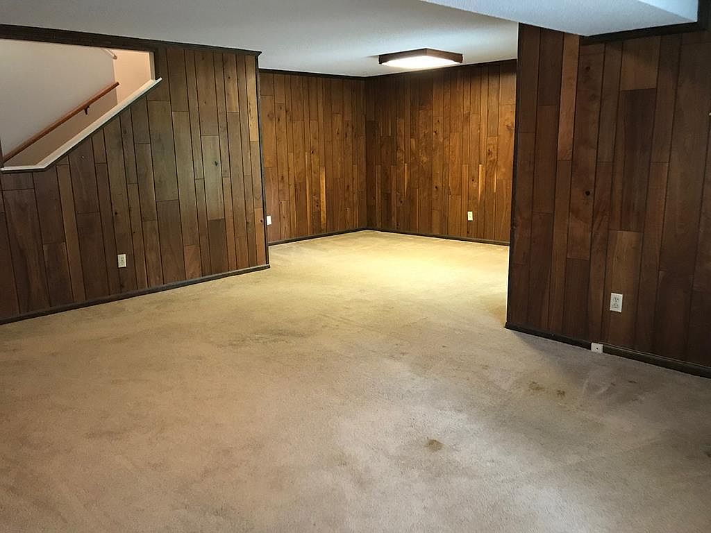 703 W 109TH Terrace — photo 18