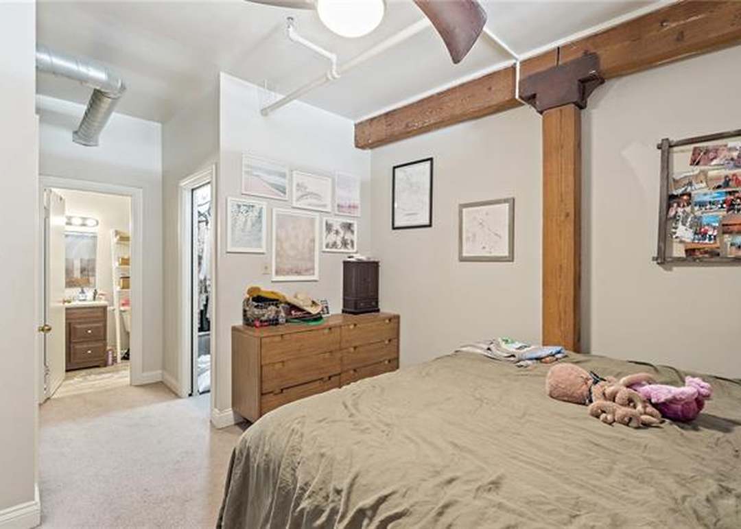 706 Broadway Avenue — photo 15