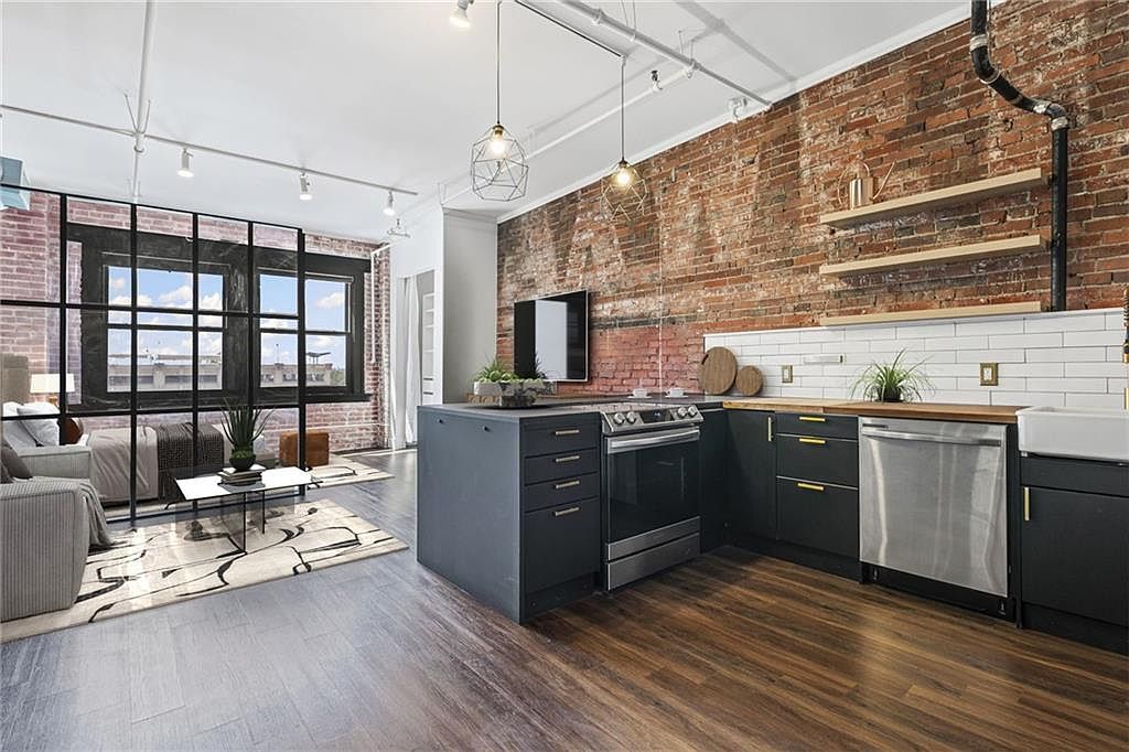 706 BROADWAY BOULEVARD — photo 5