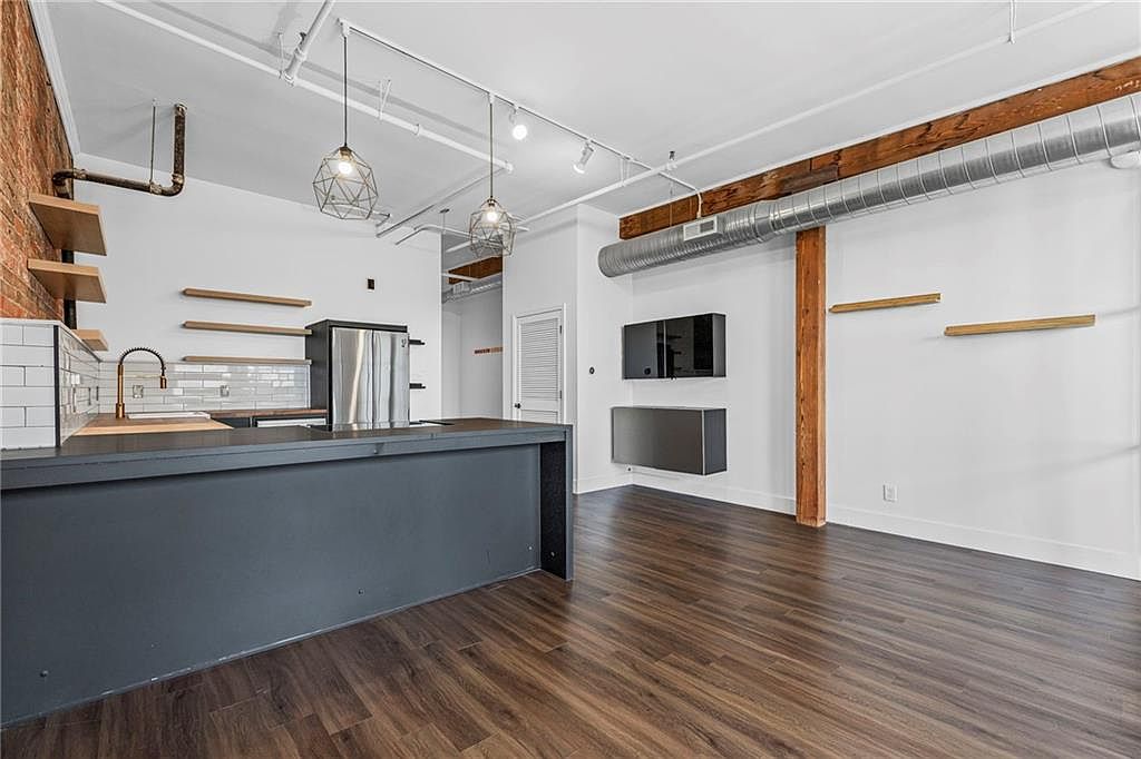 706 BROADWAY BOULEVARD — photo 10