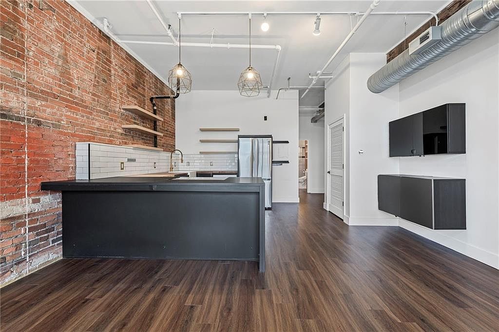 706 BROADWAY BOULEVARD — photo 11