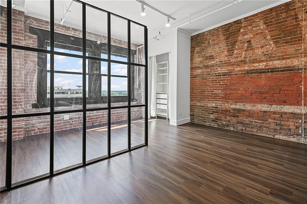 706 BROADWAY BOULEVARD — photo 13